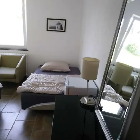 Gastehaus Naher Porsche Fabrik Zimmer/room 22 *