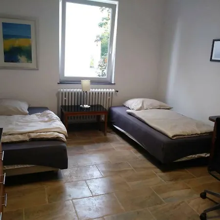 Ferienhaus Gastehaus Naher Porsche Fabrik Zimmer/room 22 *